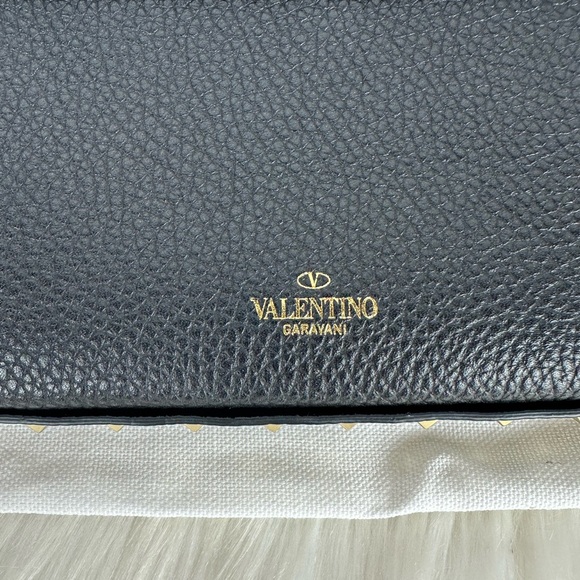 Valentino Black ROCKSTUD GRAINY CALFSKIN POUCH Crossbody - Picture 3 of 12